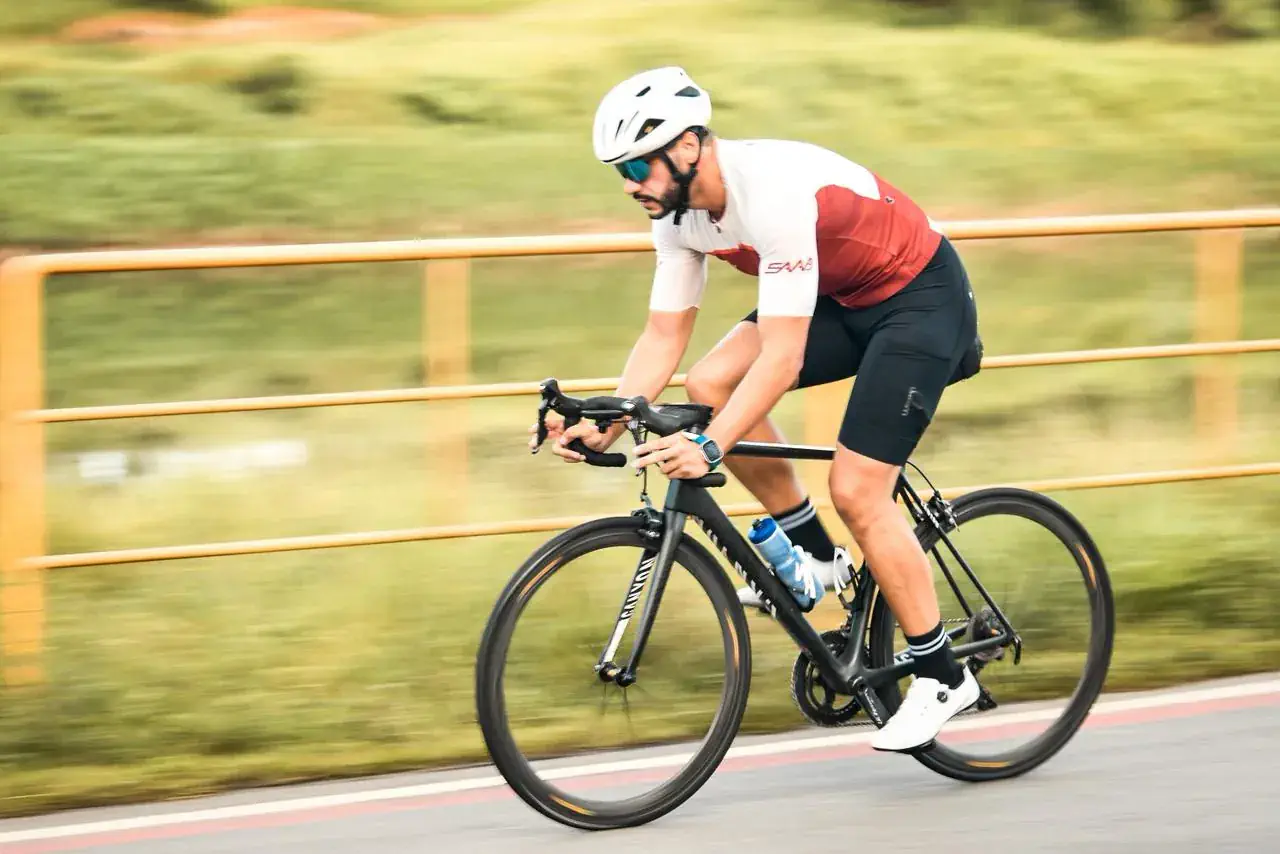 Ciclista Saab em ação